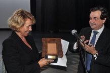 L'On. Stefania Craxi riceve  il Premio "Salvador Allende" a Bettino Craxi